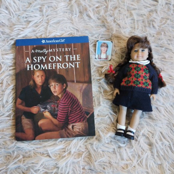 American Girl Other - American Girl Molly Mini 6" Doll w/ Book & Enamel Lapel Pin